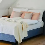 Апартаменты Exklusive Dachgeschoss-suite Mit Sauna & Terrasse *
